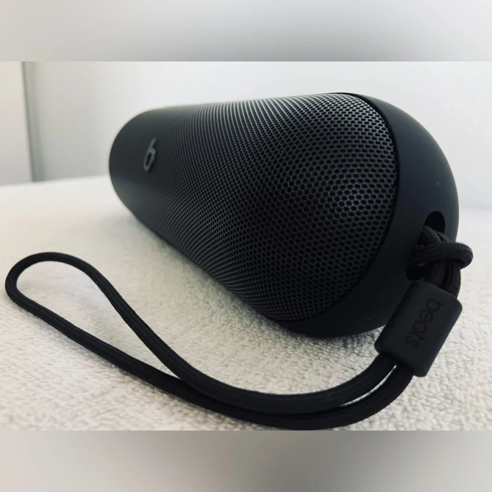 Beats by Dr. Dre Pill
Portable Bluetooth Speaker~Matte Black *A3211 - Picture 7 of 13
